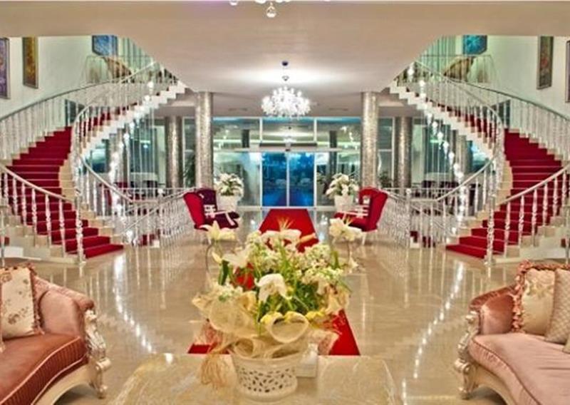 White Palace Hotel & Spa